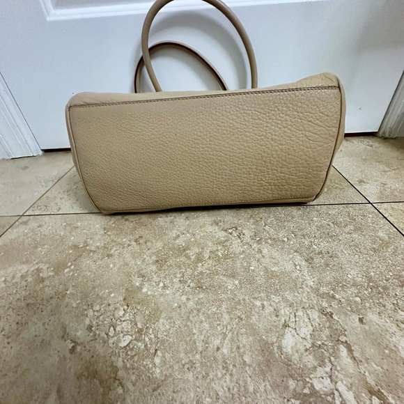Kate Spade Beige Satchel Bag with gold toggle closure - Picture 5 of 11
